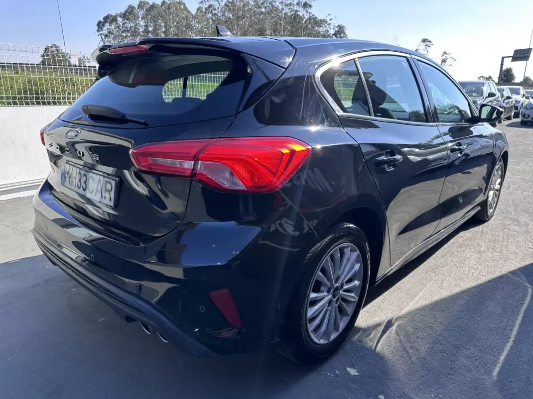Ford Focus 2018 - 10900 EUR, 100000 km - AUTO.MOTO.pt - 100000km - foto 4 de 35
