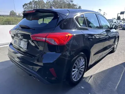 Ford Focus 2018 - 10900 EUR, 100000 km - AUTO.MOTO.pt - 100000km - foto 4 de 35