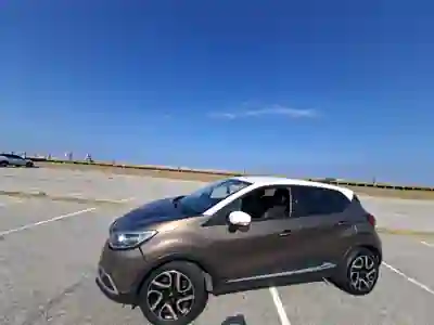 Renault Captur 2014 - 10500 EUR, 131000 km - AUTO.MOTO.pt - 131000km - foto 2 de 11