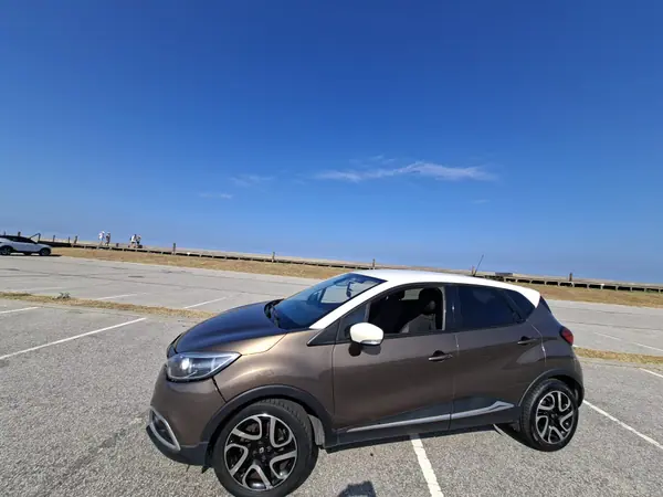 Renault Captur 2014 - 10500 EUR, 131000 km - AUTO.MOTO.pt - 131000km - foto 2 de 11