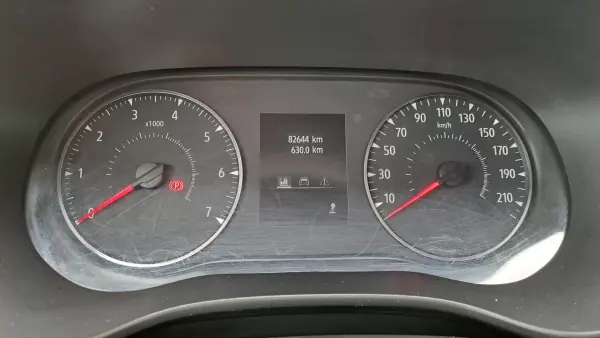 Dacia Sandero 2021 - 12900 EUR, 82644 km - AUTO.MOTO.pt - 82644km - foto 25 de 29