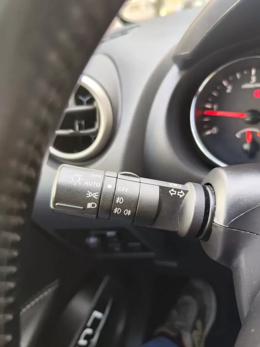 Nissan Qashqai 2013 - 9980 EUR, 197150 km - AUTO.MOTO.pt - 197150km - foto 30 de 40