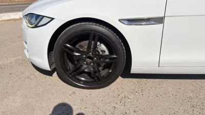 Jaguar XE 2016 - 15500 EUR, 206953 km - 206953km - foto 4 de 17
