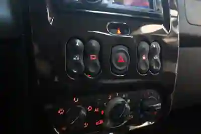 Dacia Duster 2010 - 6250 EUR, 155000 km - AUTO.MOTO.pt - 155000km - foto 12 de 24