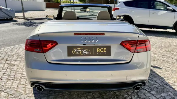 Audi A5 Cabrio 2015 - 23900 EUR, 128555 km - AUTO.MOTO.pt - 128555km - foto 8 de 61