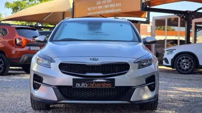 Kia XCeed 2022 - 17500 EUR, 75020 km - AUTO.MOTO.pt - 75020km - foto 8 de 25