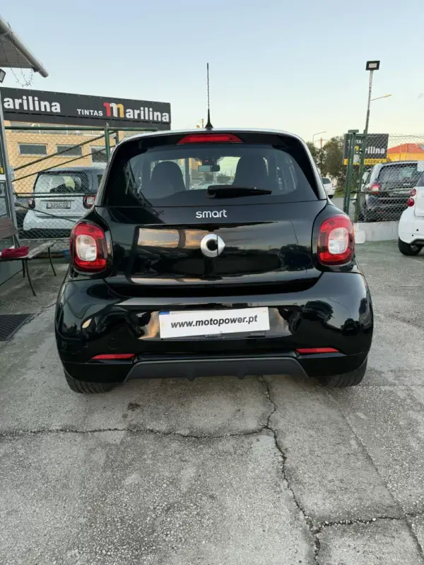 Smart ForFour 2019 - 14480 EUR, 25000 km - AUTO.MOTO.pt - 25000km - foto 4 de 5