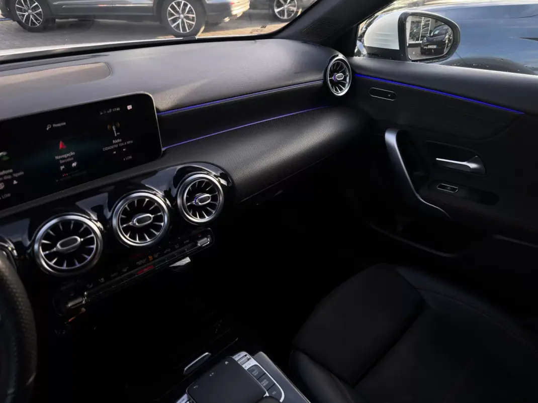 Mercedes-Benz A 180 Limousine 2019 - 23990 EUR, 176827 km - AUTO.MOTO.pt - 176827km - foto 15 de 19