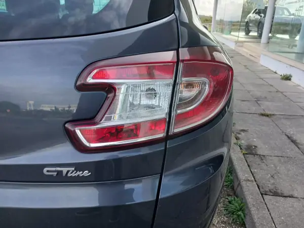 Renault Mégane Sport Tourer 2014 - 8500 EUR, 211200 km - AUTO.MOTO.pt - 211200km - foto 9 de 23