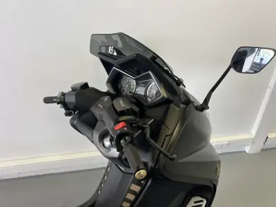Yamaha TMAX 2016 - 8990 EUR, 27000 km - AUTO.MOTO.pt - 27000km - foto 15 de 35