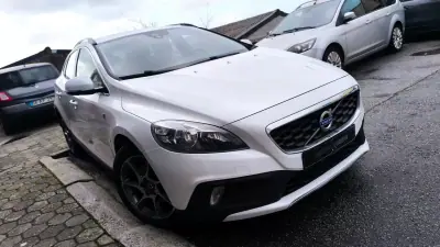Volvo V40 2014 - 11900 EUR, 205000 km - AUTO.MOTO.pt - 205000km - foto 5 de 20