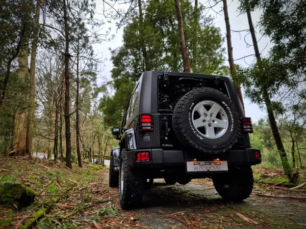 Jeep Wrangler Unlimited 2010 - 39000 EUR, 169000 km - AUTO.MOTO.pt - 169000km - foto 8 de 25