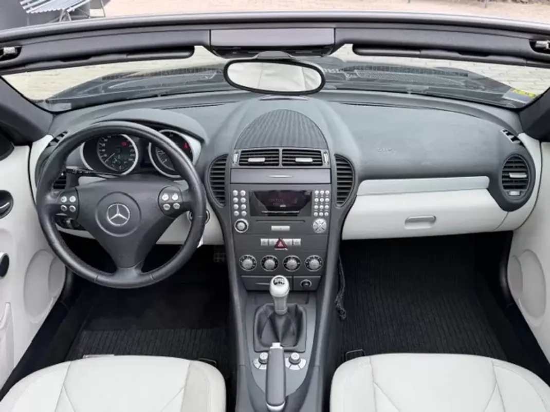 Mercedes-Benz SLK 200 2006 - 14900 EUR, 90900 km - AUTO.MOTO.pt - 90900km - foto 9 de 11