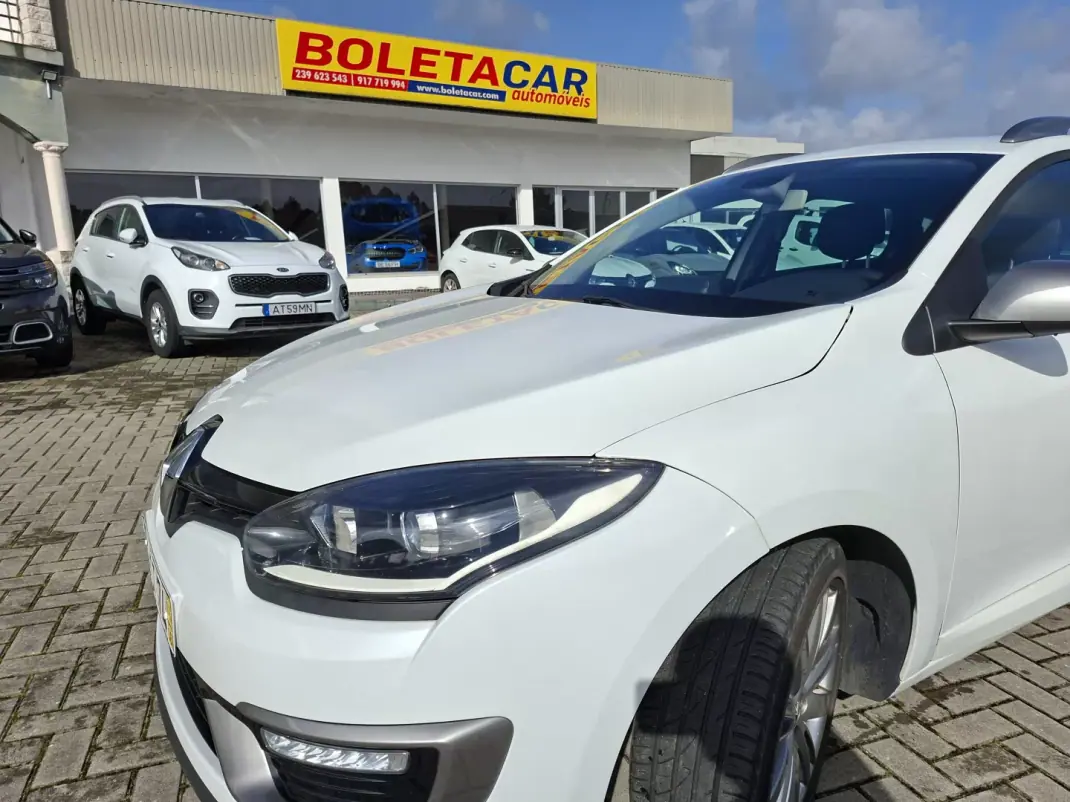 Renault Mégane Sport Tourer 2014 - 11500 EUR, 130900 km - AUTO.MOTO.pt - 130900km - foto 11 de 28