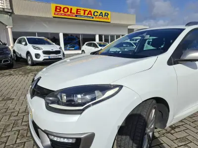 Renault Mégane Sport Tourer 2014 - 11500 EUR, 130900 km - AUTO.MOTO.pt - 130900km - foto 11 de 28