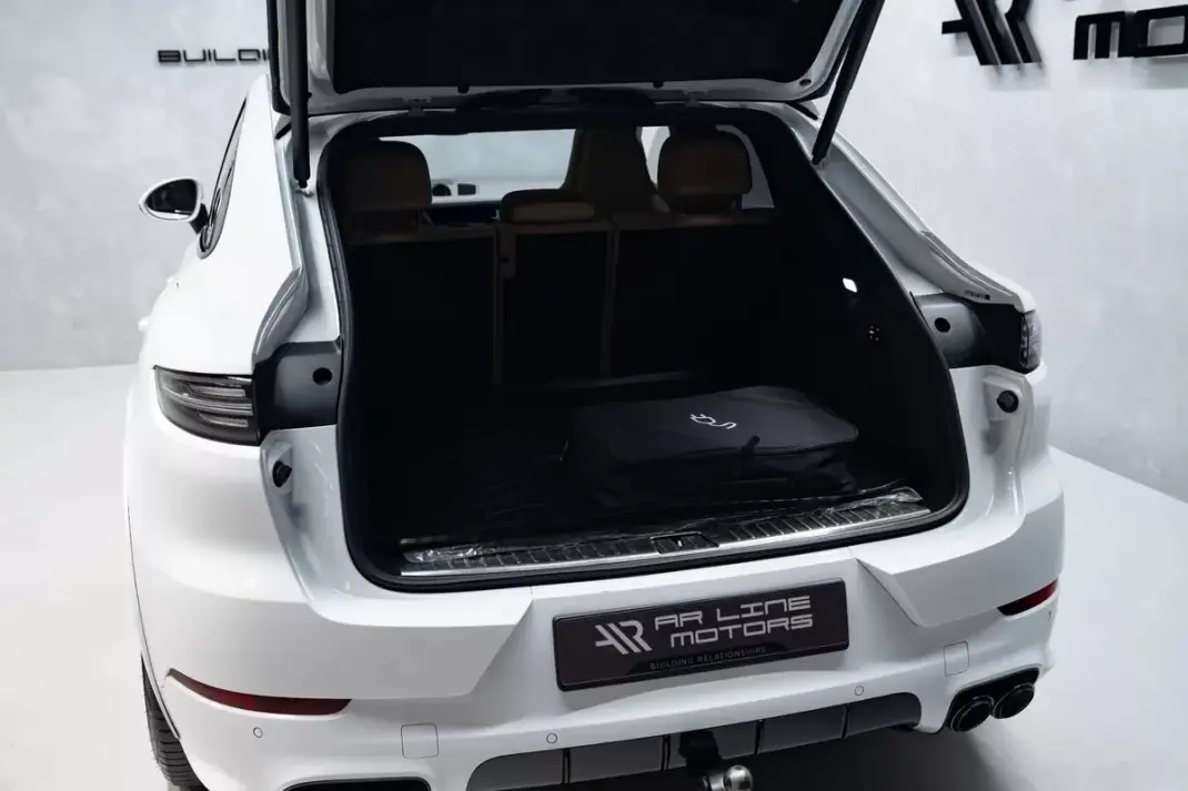 Porsche Cayenne Coupé 2022 - 84950 EUR, 71000 km - 71000km - foto 12 de 60