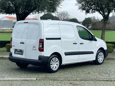 Citroën Berlingo 1.6 HDI IVA Dedutível 2019 - 10900 EUR, 142000 km - AUTO.MOTO.pt - 142000km - foto 7 de 36