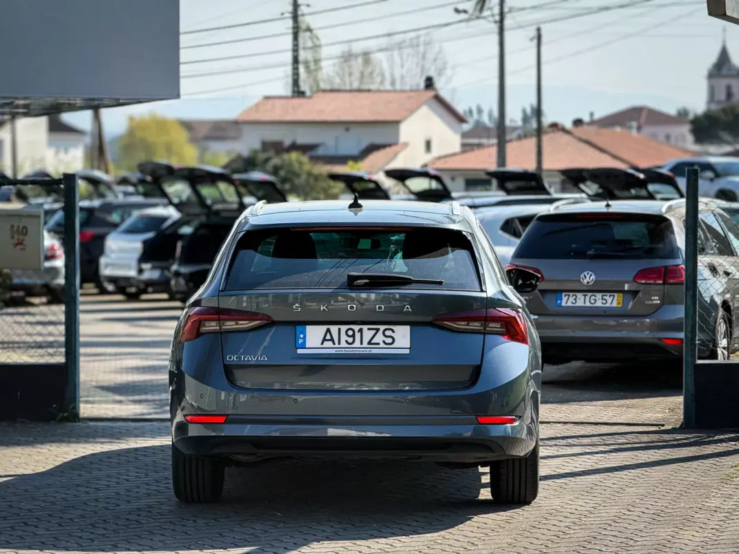Skoda Octavia Break 2021 - 16990 EUR, 170000 km - AUTO.MOTO.pt - 170000km - foto 4 de 12