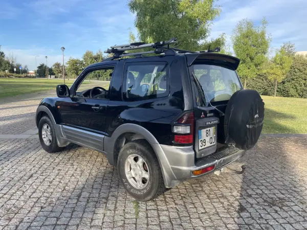 Mitsubishi Pajero 2000 - 15900 EUR, 277000 km - AUTO.MOTO.pt - 277000km - foto 2 de 8