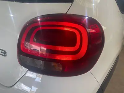Citroën C3 2019 - 8999 EUR, 91000 km - AUTO.MOTO.pt - 91000km - foto 23 de 39