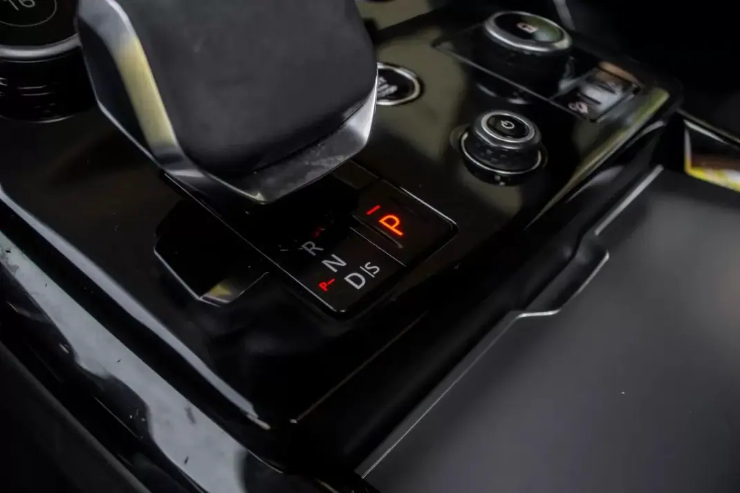 Land Rover Range Rover Sport 2023 - 83990 EUR, 131215 km - AUTO.MOTO.pt - 131215km - foto 20 de 46