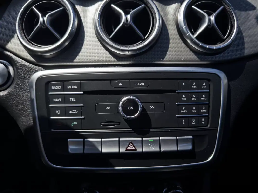 Mercedes-Benz CLA 180 2018 - 17990 EUR, 139000 km - 139000km - foto 23 de 42