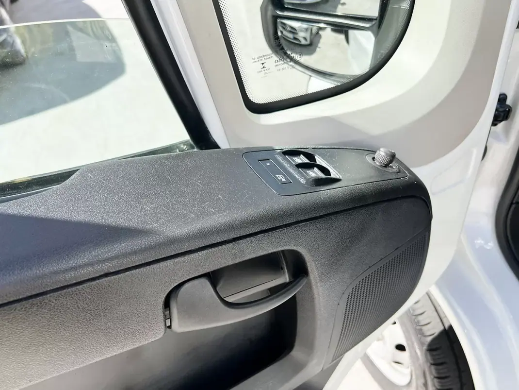 Peugeot 2020 - 16800 EUR, 177696 km - AUTO.MOTO.pt - 177696km - foto 17 de 21