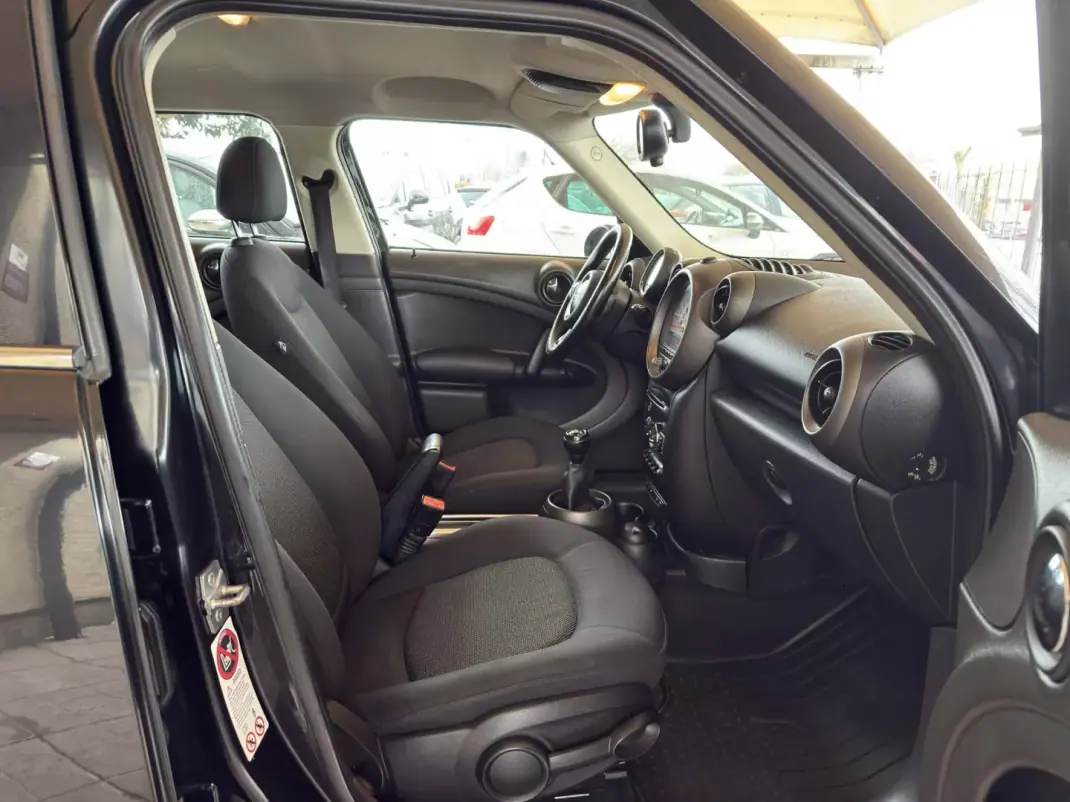 MINI Countryman 2011 - 9750 EUR, 208387 km - AUTO.MOTO.pt - 208387km - foto 26 de 30