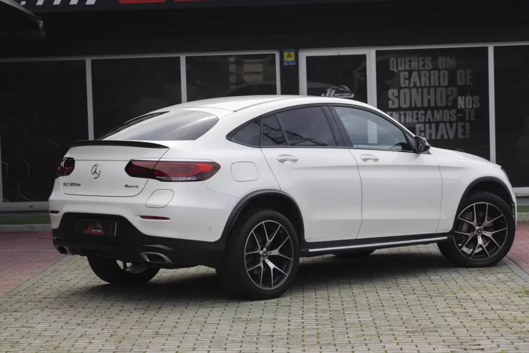 Mercedes-Benz GLC 300 2022 - 48900 EUR, 141780 km - AUTO.MOTO.pt - 141780km - foto 29 de 36