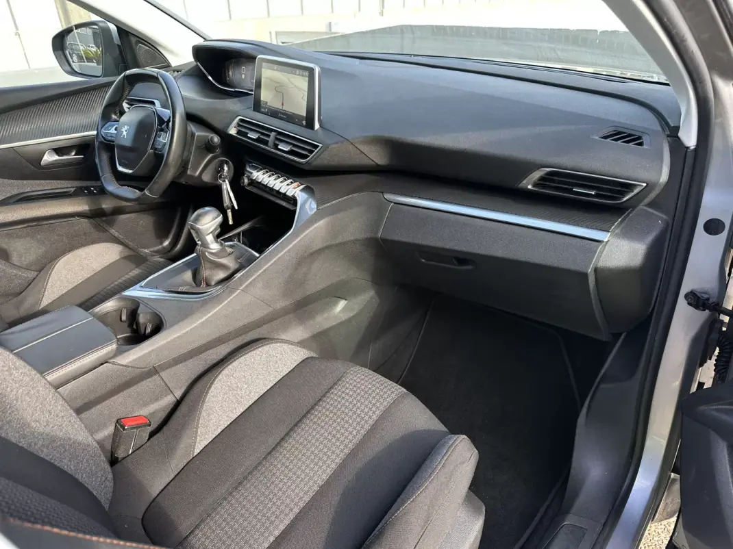 Peugeot 5008 2017 - 14900 EUR, 200000 km - 200000km - foto 35 de 63