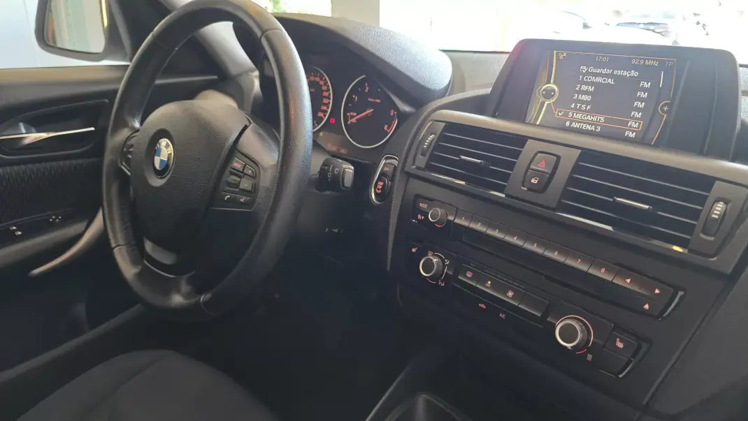 BMW 114 2013 - 9500 EUR, 212463 km - AUTO.MOTO.pt - 212463km - foto 39 de 45