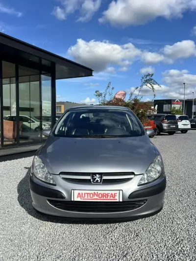 Peugeot 307 2002 - 5000 EUR, 234389 km - AUTO.MOTO.pt - 234389km - foto 2 de 9