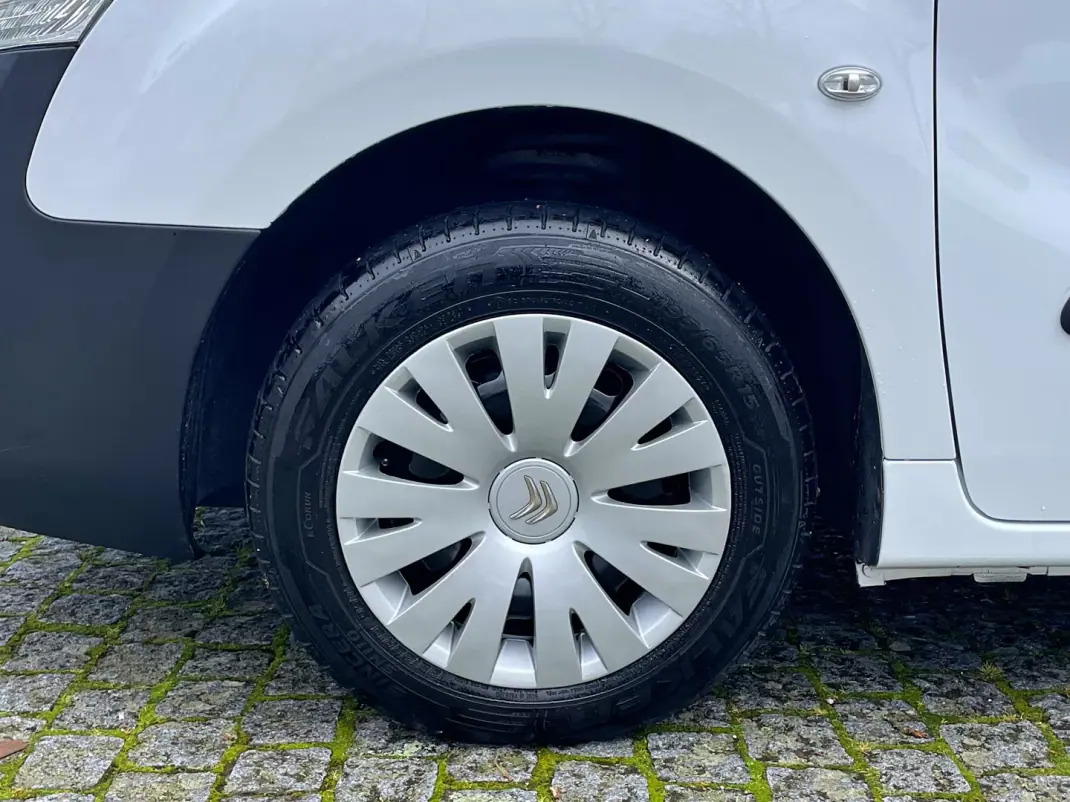Citroën Berlingo 1.6 HDI IVA Dedutível 2019 - 10900 EUR, 142000 km - AUTO.MOTO.pt - 142000km - foto 14 de 36