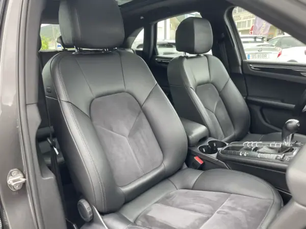 Porsche Macan 2014 - 34900 EUR, 215608 km - AUTO.MOTO.pt - 215608km - foto 17 de 41
