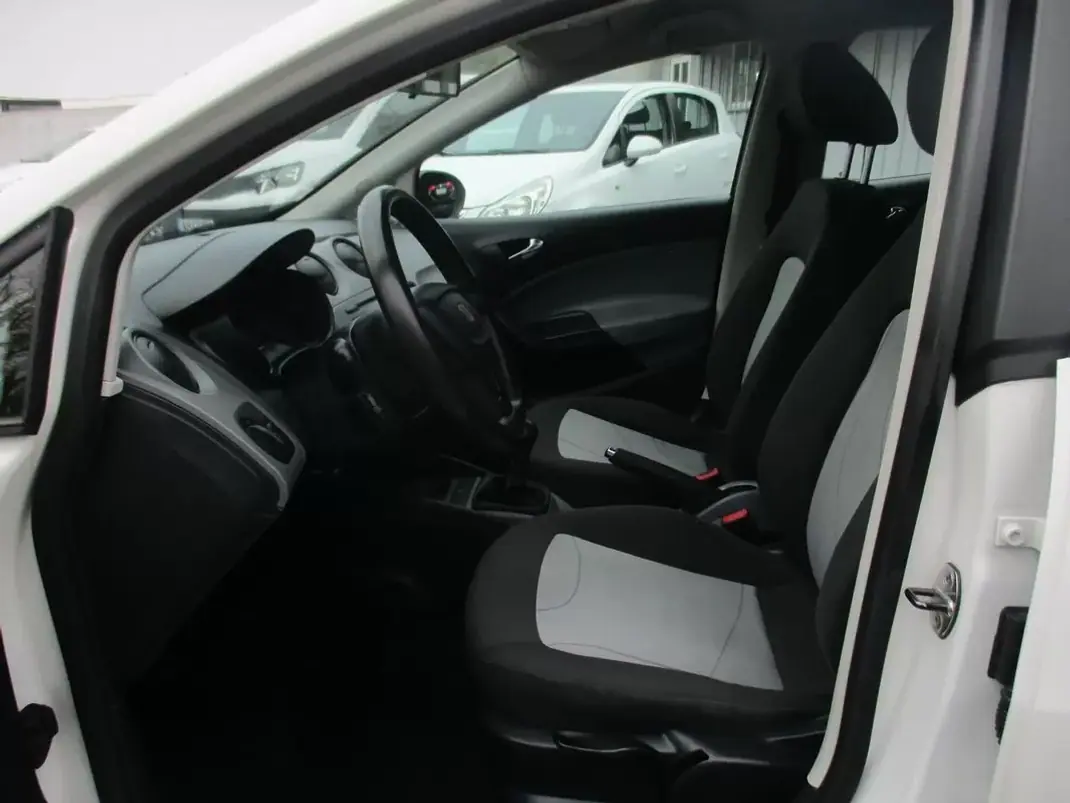SEAT Ibiza 2013 - 8750 EUR, 170000 km - 170000km - foto 17 de 22