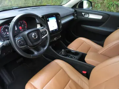 Volvo XC 40 2019 - 29490 EUR, 70000 km - AUTO.MOTO.pt - 70000km - foto 28 de 60