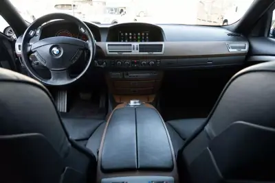 BMW 730 2005 - 16900 EUR, 164000 km - AUTO.MOTO.pt - 164000km - foto 20 de 22
