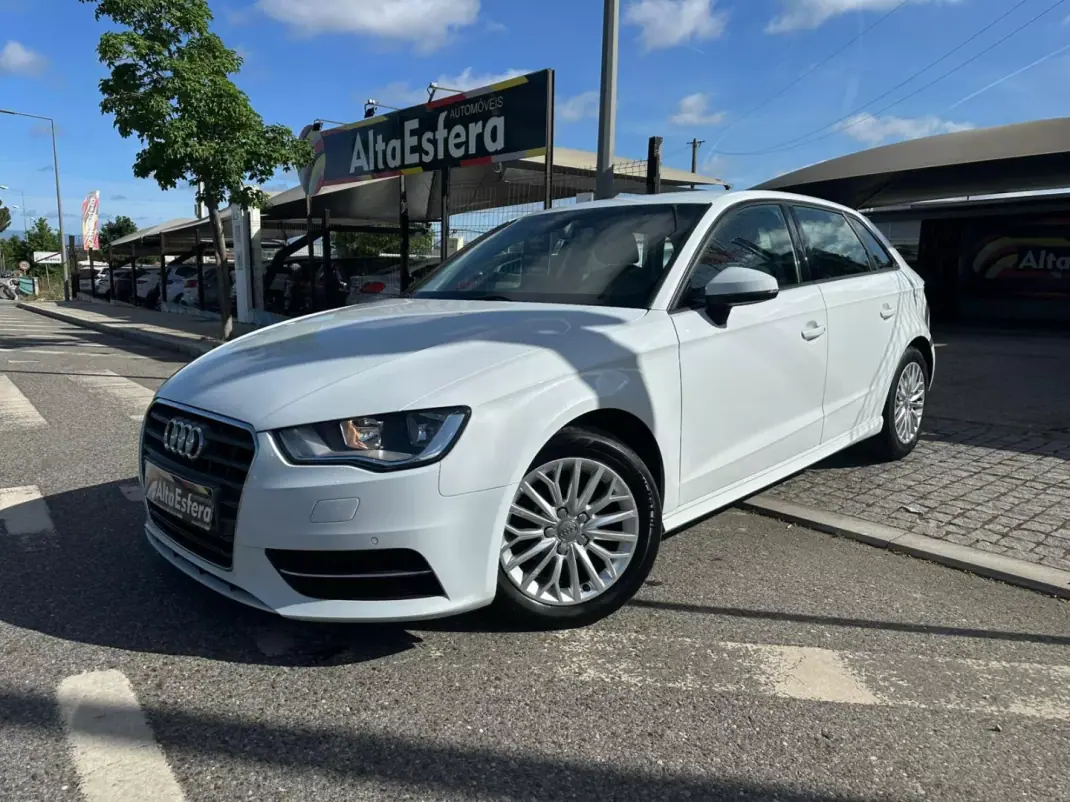 Audi A3 Sportback 2015 - 15900 EUR, 151923 km - AUTO.MOTO.pt - 151923km - foto 1 de 30