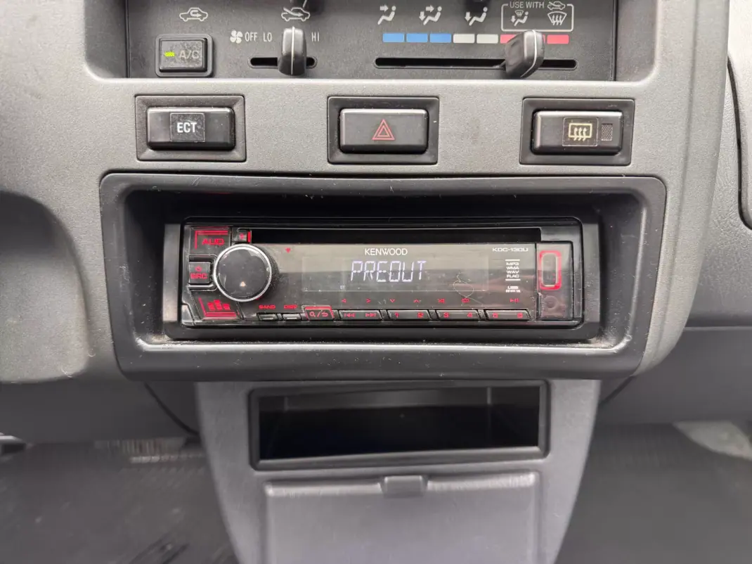 Toyota RAV4 1999 - 7900 EUR, 148900 km - AUTO.MOTO.pt - 148900km - foto 16 de 21