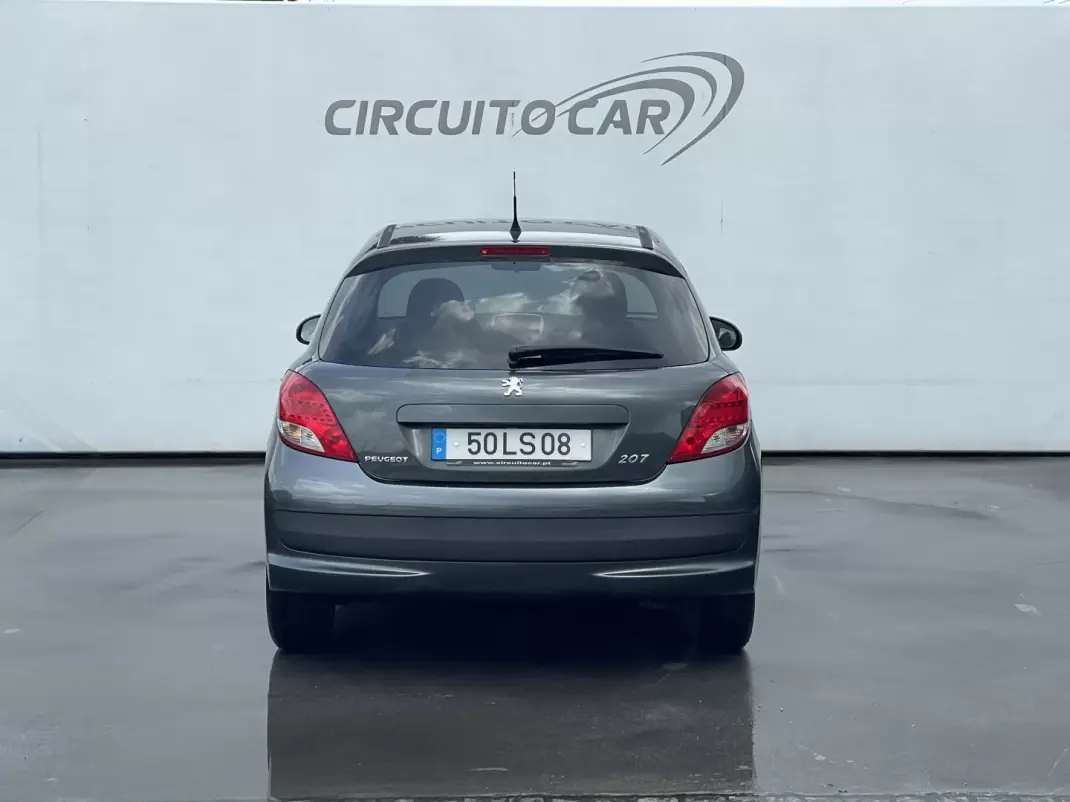 Peugeot 207 2011 - 5450 EUR, 211655 km - AUTO.MOTO.pt - 211655km - foto 9 de 24