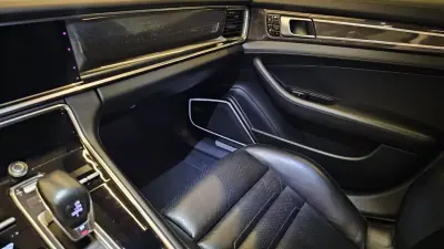 Porsche Panamera Sport Turismo 2018 - 71900 EUR, 135500 km - AUTO.MOTO.pt - 135500km - foto 43 de 49