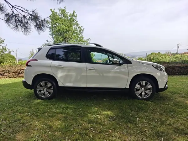 Peugeot 2008 2018 - 10399 EUR, 110600 km - AUTO.MOTO.pt - 110600km - foto 2 de 38