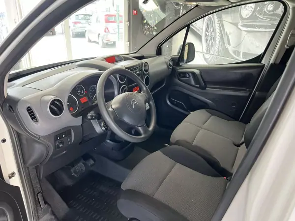 Citroën 2021 - 11600 EUR, 43371 km - AUTO.MOTO.pt - 43371km - foto 6 de 14