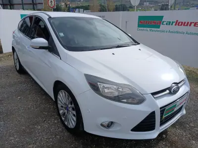 Ford Focus 2012 - 7950 EUR, 136113 km - AUTO.MOTO.pt - 136113km - foto 7 de 25