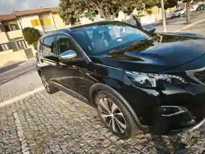 Peugeot 5008 2018 - 24900 EUR, 116000 km - AUTO.MOTO.pt - 116000km - foto 1 de 15