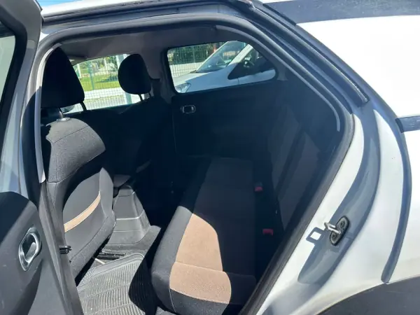 Citroën C4 Cactus 2015 - 9990 EUR, 138000 km - AUTO.MOTO.pt - 138000km - foto 6 de 9