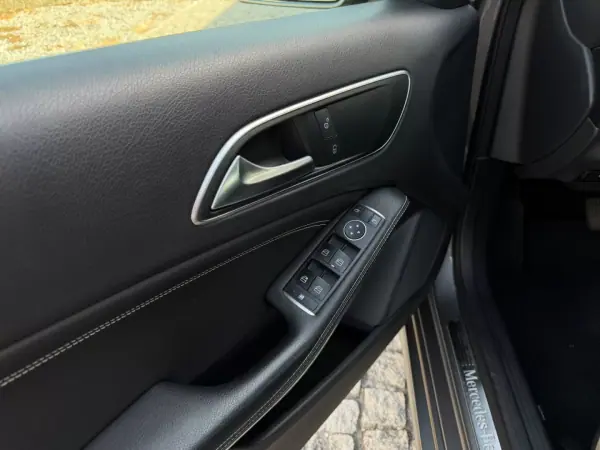 Mercedes-Benz A 180 2014 - 16500 EUR, 149990 km - 149990km - foto 22 de 34