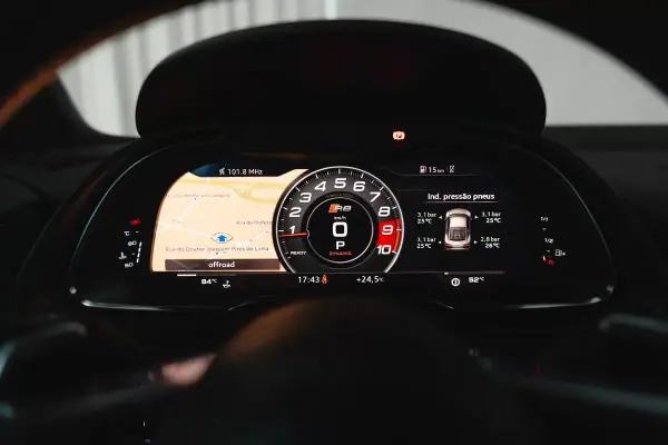 Audi R8 Coupé 2016 - 129950 EUR, 87000 km - AUTO.MOTO.pt - 87000km - foto 33 de 51