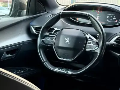 Peugeot 3008 2019 - 24900 EUR, 82000 km - AUTO.MOTO.pt - 82000km - foto 6 de 24