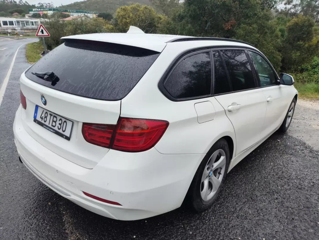 BMW 320 2014 - 13000 EUR, 283400 km - AUTO.MOTO.pt - 283400km - foto 6 de 11